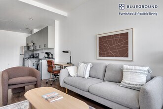 3345 Wilshire Blvd in Los Angeles, CA - Building Photo - Building Photo