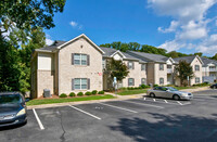 Grentton Place Apartments in Greensboro, NC - Foto de edificio - Building Photo