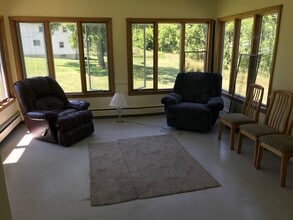 165 Kendall Ave, Unit 1 in Ithaca, NY - Building Photo - Building Photo