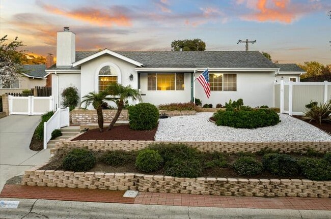 property at 236 Vista De La Cumbre