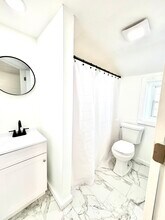 14 Hackmatack St in Manchester, CT - Building Photo - Building Photo