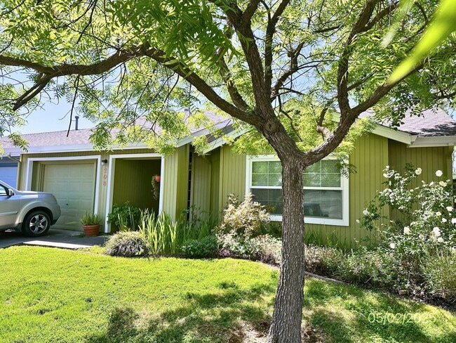 property at 208 Tern Pl