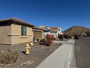 6516 W Madre Del Oro Dr in Phoenix, AZ - Building Photo - Building Photo
