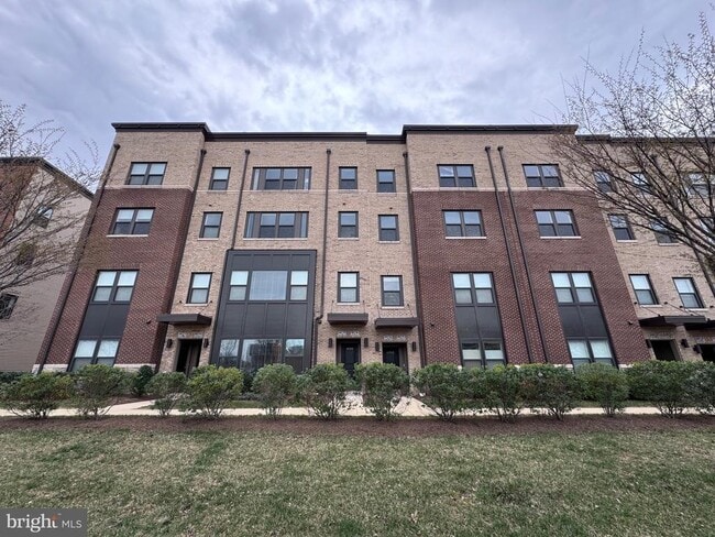 property at 44764 Tiverton Sq