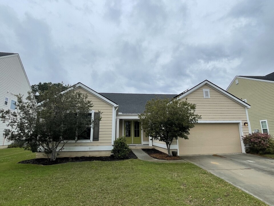 1213 Raven Rd in Hanahan, SC - Building Photo