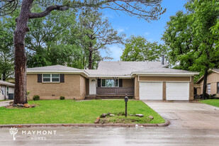725 Hurstview Dr in Hurst, TX - Building Photo
