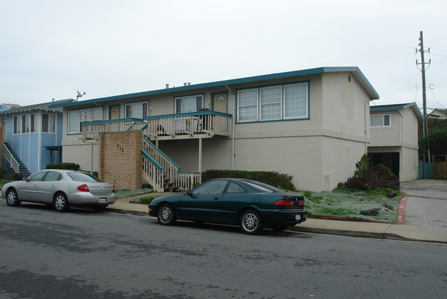 325 Esplanade in Pacifica, CA - Building Photo - Building Photo