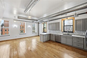 110 Genesee St in Buffalo, NY - Building Photo - Building Photo