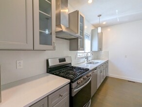 108 W Quincy St, Unit 108 in Somerville, MA - Building Photo - Building Photo