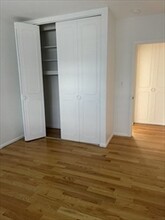 166 Lake Shore Rd, Unit 1L in Boston, MA - Building Photo - Building Photo