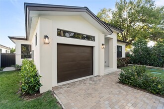 8550 SW 198th St in Cutler Bay, FL - Building Photo - Building Photo