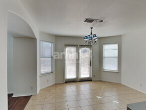 10206 Chuck Wagon Ct in Converse, TX - Building Photo - Building Photo