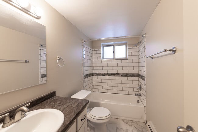 Shiawassee Apartments in Lansing, MI - Building Photo - Building Photo