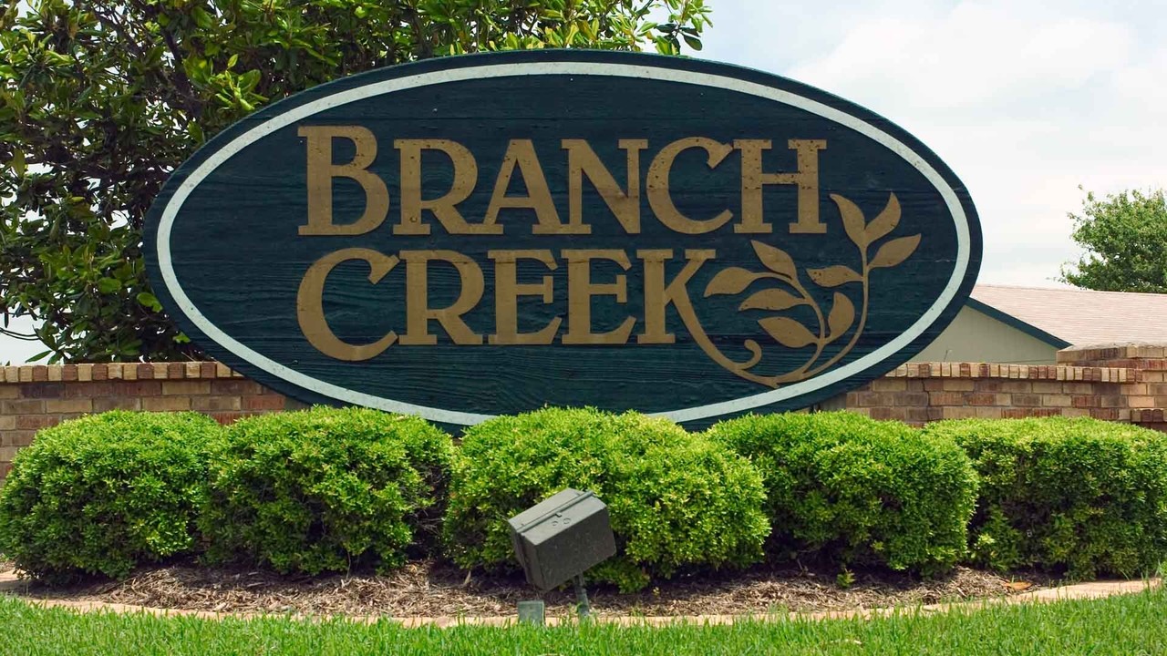 Branch Creek Estates in Austin, TX - Foto de edificio