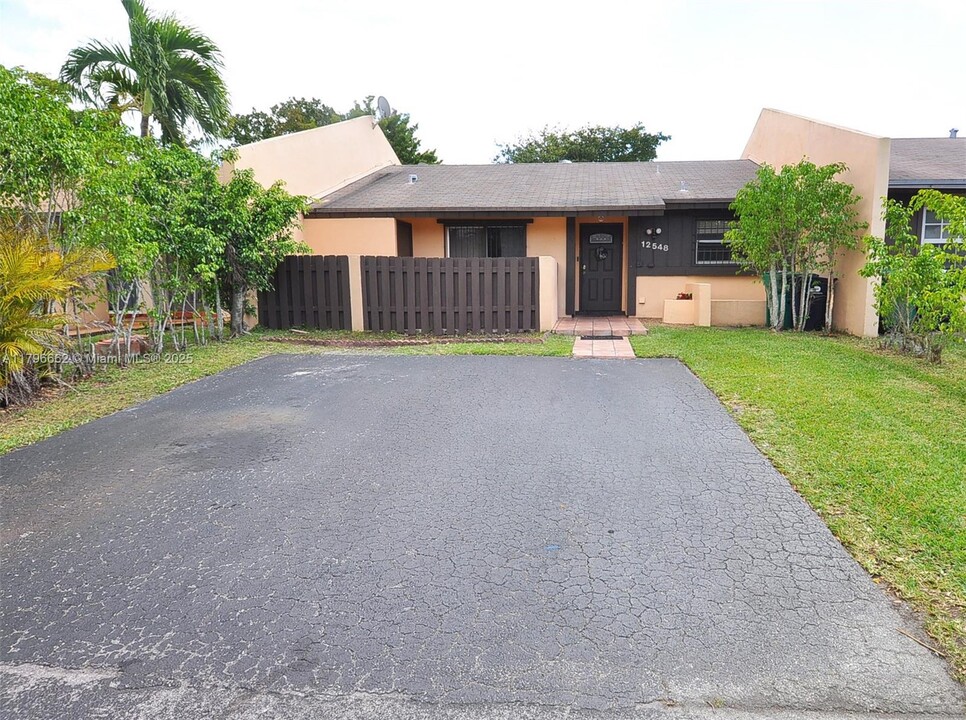 12548 SW 119th Terrace in Miami, FL - Building Photo