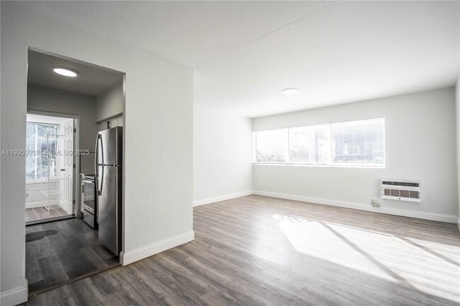 6871 Abbott Ave in Miami Beach, FL - Building Photo - Building Photo