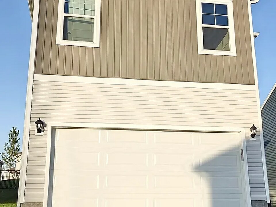 10809 S 178th Ave in Omaha, NE - Building Photo