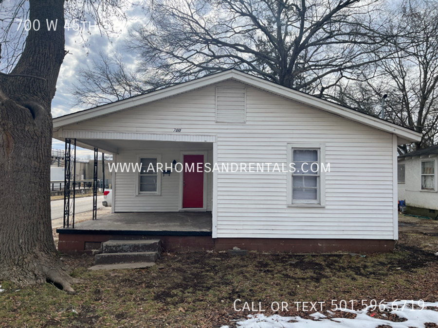 700 W 45th St in North Little Rock, AR - Building Photo