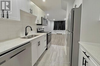 57 Wellington Rd in London, ON - Building Photo - Building Photo
