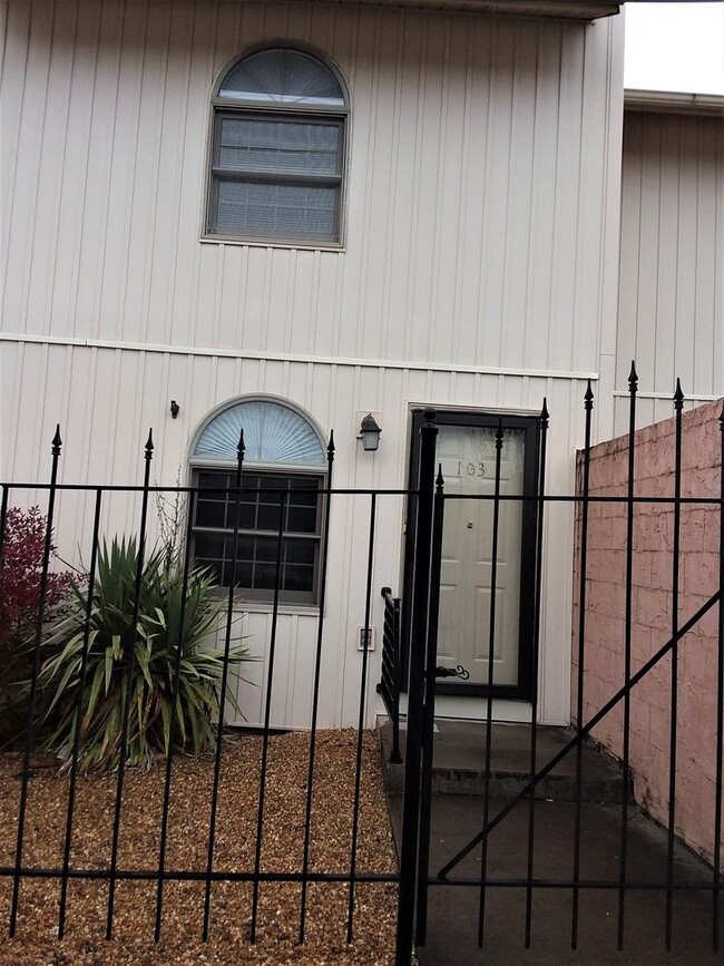 103 Phoenix Ct in Kingsport, TN - Foto de edificio - Building Photo