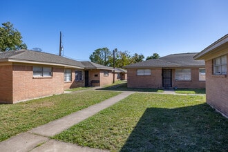Minden Square Condos in Houston, TX - Foto de edificio - Building Photo