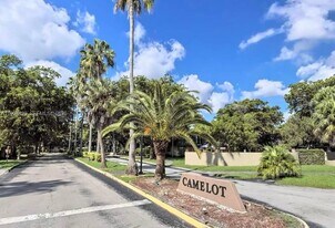 13993 SW 94th Cir Ln in Miami, FL - Building Photo