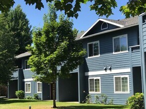 115-Wintercrest Apartments in McMinnville, OR - Building Photo - Interior Photo