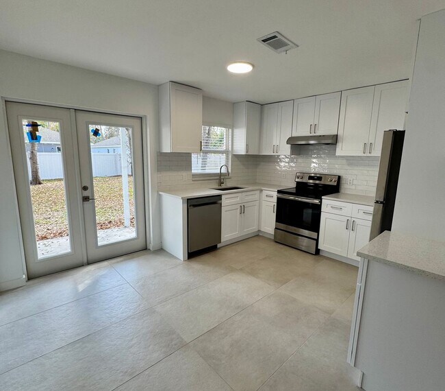 property at 818 Rosedale Ave