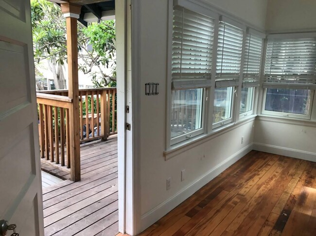 247 Athol Ave in Oakland, CA - Building Photo - Building Photo