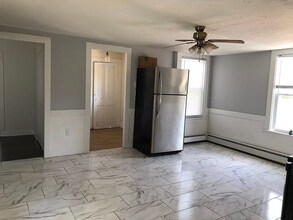 27-29 Snell St, Unit 27 Snell Street in Sturbridge, MA - Building Photo - Building Photo