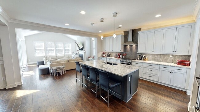 1016 N Sharon Amity Rd in Charlotte, NC - Building Photo - Building Photo