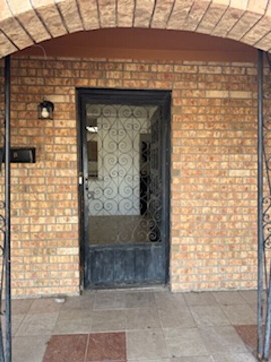 1318 Park Dr in Las Cruces, NM - Foto de edificio