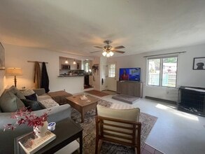22 Wescroft Rd in Reading, MA - Building Photo - Building Photo