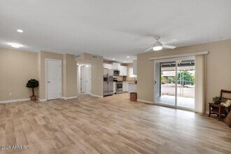 10337 W Monterosa Dr in Sun City, AZ - Building Photo - Building Photo