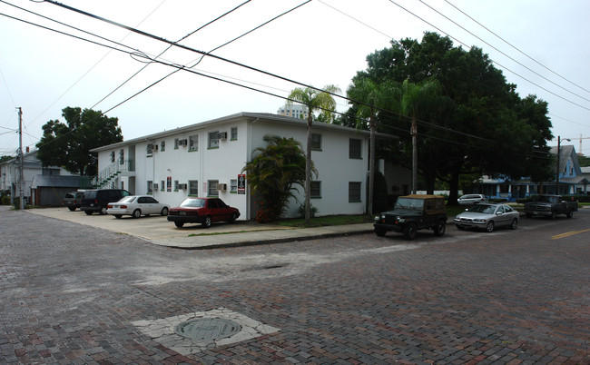 725 2nd St N in St. Petersburg, FL - Building Photo - Building Photo