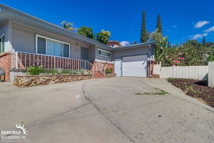 3182 Central Ave in Spring Valley, CA - Building Photo