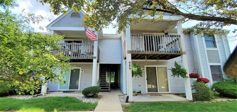 986 Millpond Rd, Unit H in Valparaiso, IN - Building Photo