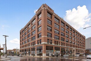 500 Robert St N, Unit 307 in St. Paul, MN - Building Photo