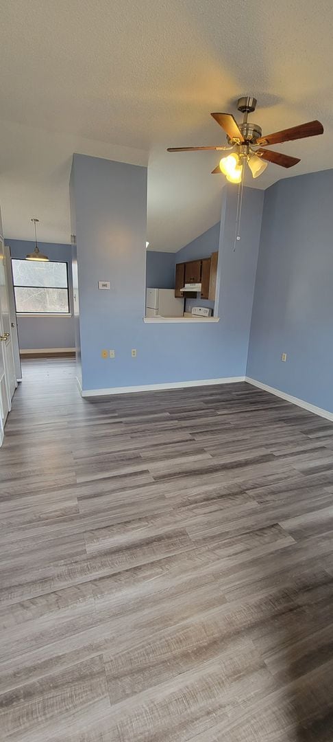 property at 905 S 4th St