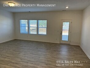 6914 Baler Way in Thomasville, NC - Building Photo - Building Photo