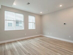 2008 N Darien St in Philadelphia, PA - Foto de edificio - Building Photo