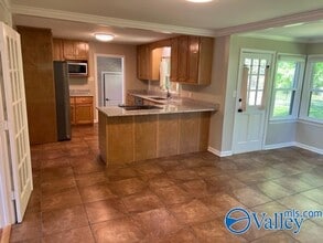 713 Giles Dr NE in Huntsville, AL - Building Photo - Building Photo