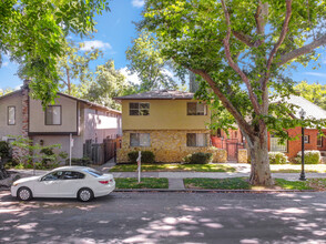 Lago Apartments in Sacramento, CA - Foto de edificio - Primary Photo