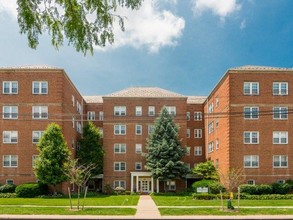 Aristocrat Apartments in Shaker Heights, OH - Building Photo - Building Photo