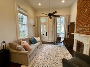 2333 Chippewa St in New Orleans, LA - Building Photo - Building Photo