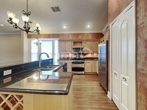 19409 Melody Fair Pl in Lutz, FL - Building Photo - Building Photo