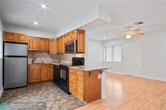 2130 NE 42nd Ct in Lighthouse Point, FL - Building Photo - Building Photo