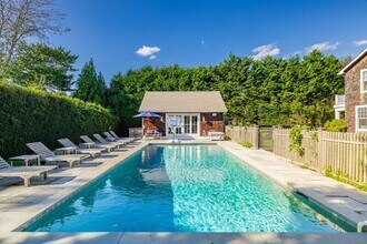 43 Gansett Ln in Amagansett, NY - Building Photo - Building Photo