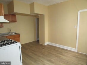 412 Lindley Ave in Philadelphia, PA - Building Photo - Building Photo