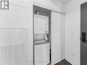 4569 Kingston Rd in Toronto, ON - Building Photo - Building Photo